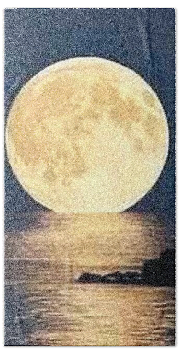 Moonrise Over Tranquil Waters - Bath Towel