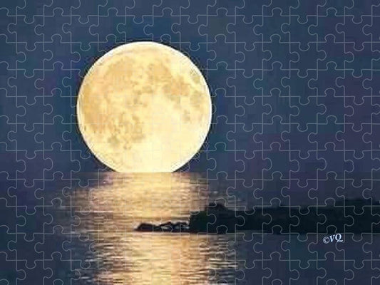 Moonrise Over Tranquil Waters - Puzzle